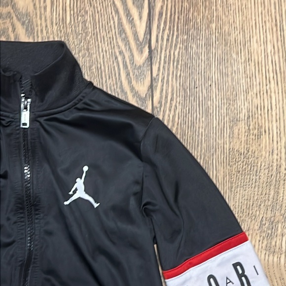 Jordan Zip Up Sweater - Size Boys Large (6-7 yrs) - Picture 2 of 8